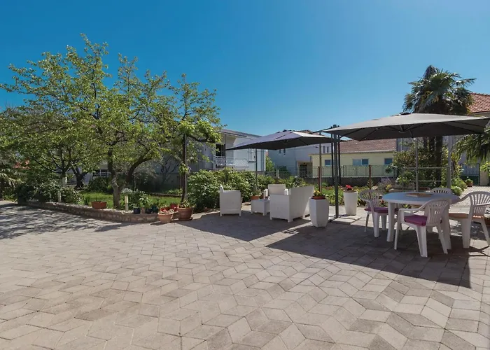 Apartment 6 *