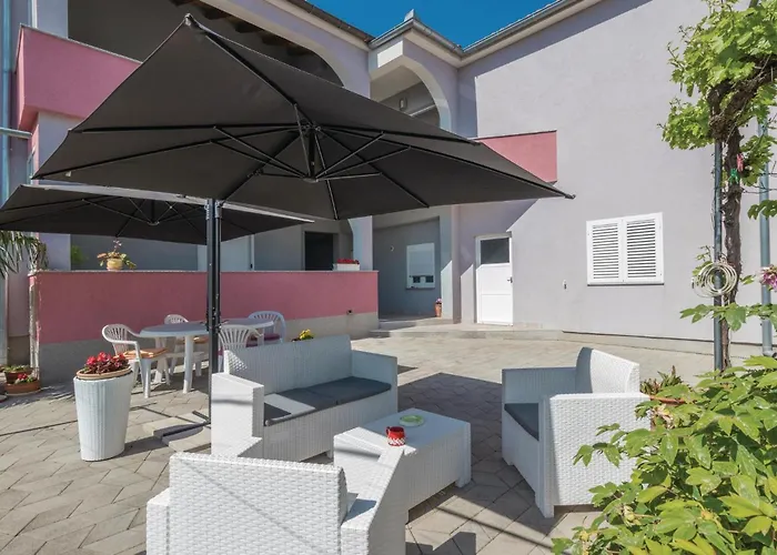 Apartment 6 *