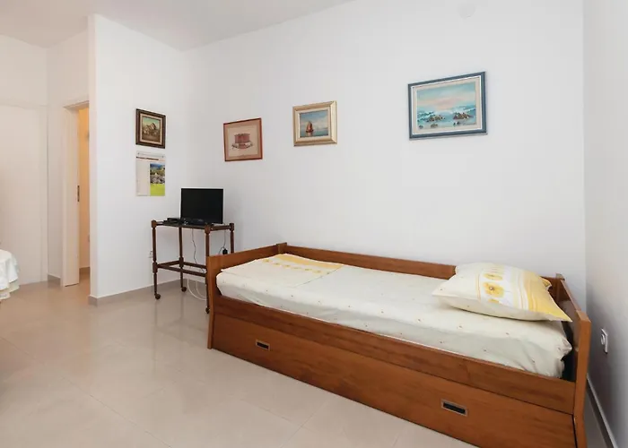 Apartment 6