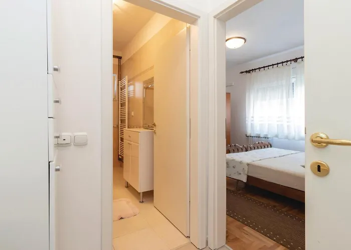 6 Apartment