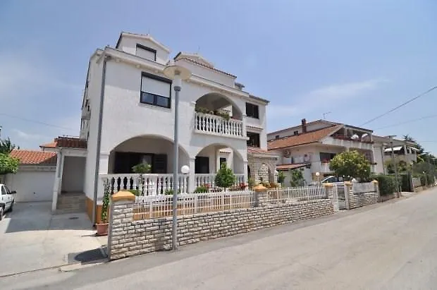 6 Apartment