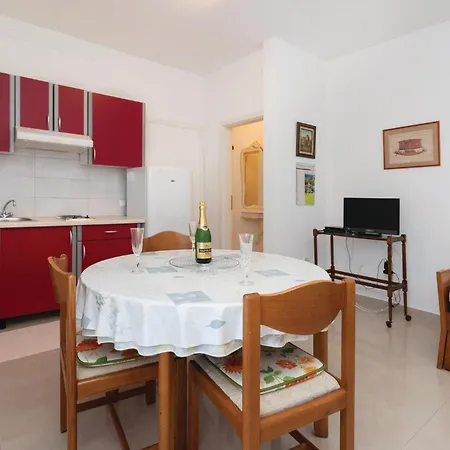 Apartment 1 Bedroom Stunning In